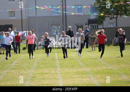 Muirhead Primary School Sports Day The P7 girls race Stock Photo