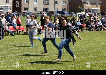 Muirhead Primary School Sports Day The mums race Stock Photo
