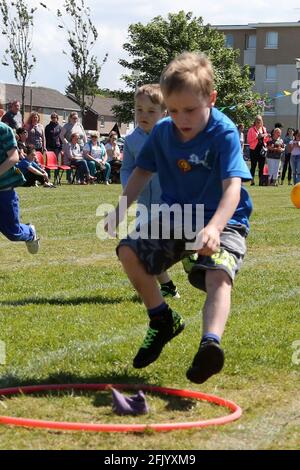 Muirhead Primary School Sports Day Ethan Gordon from P1 in the obstacle race Stock Photo