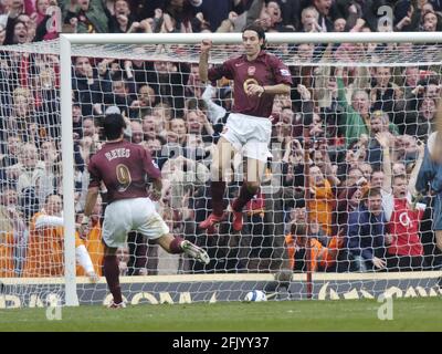 ROBERT PIRES AFTER SCORING THE 2ND GOAL  Arsenal V West Brom 15/4/2006 PICTURE DAVID ASHDOWN PREMIERSHIP FOOTBALL Stock Photo