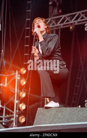 The Hives performing at the T in the Park Festival 2002, Balado, Kinross, Scotland. Stock Photo