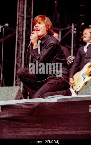 The Hives performing at the T in the Park Festival 2002, Balado, Kinross, Scotland. Stock Photo