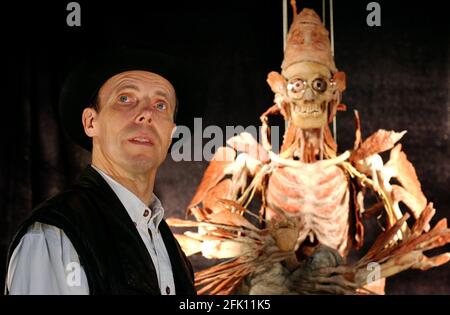 Professor Gunter von Hagens July 2002Professor Gunther von  Hagens with one of his new works entitled 'Mystical Plastinate' at the 'Body Worlds' exhibition at the Atlantis Gallery in Brick Lane. 12 July 2002 photo Andy Paradise Stock Photo