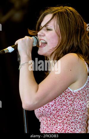 Brett Anderson - The Donnas, V2002, Hylands Park, Chelmsford, Essex, Britain - 18 August 2002 Stock Photo