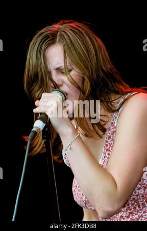 Brett Anderson - The Donnas, V2002, Hylands Park, Chelmsford, Essex, Britain - 18 August 2002 Stock Photo