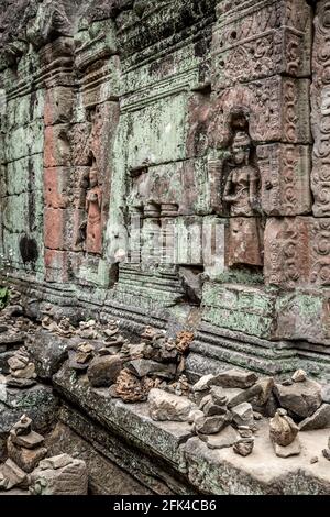 Bas-relief of devatas (female deity) on wall, Preah Khan Temple, Angkor Archaeological Park, Siem Reap, Cambodia Stock Photo