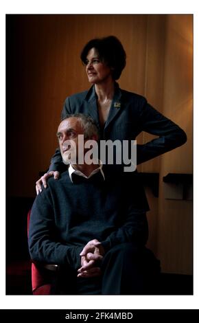 Jonathan Pryce and Kate Fahy photographed in the Apollo Theatre in London.pic David Sandison 5/4/2004 Stock Photo