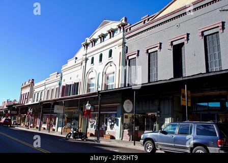 Grass Valley, California: Mill Street in downtown Grass Valley. Grass Valley is a Gold Rush town in the foothills of the Sierra Nevada mountains. Stock Photo