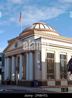 Grass Valley, California: The iconic Nevada County Bank building in downtown Grass Valley on Mill Street. Gold Rush town in Sierra Nevada foothills. Stock Photo