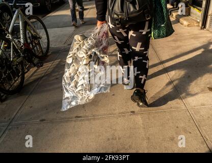 New York, USA. 28th Apr, 2021. Woman shows off her fashion sense in Chelsea in New York on Wednesday, April 29, 2021. (ÂPhoto by Richard B. Levine) Credit: Sipa USA/Alamy Live News Stock Photo