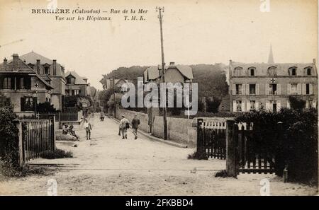 BERNIERES-SUR-MER. French department: 14 - Calvados Postcard End of 19th century - beginning of 20th century Stock Photo