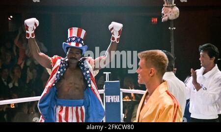 USA. Carl Weathers and Dolph Lundgren in a scene from (C)MGM/UA film ...