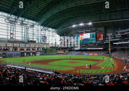 Houston, TX, USA. 3rd Apr, 2017. A general view of Minute Maid Park during  the MLB game between the Seattle Mariners and the Houston Astros on Opening  Day at Minute Maid Park