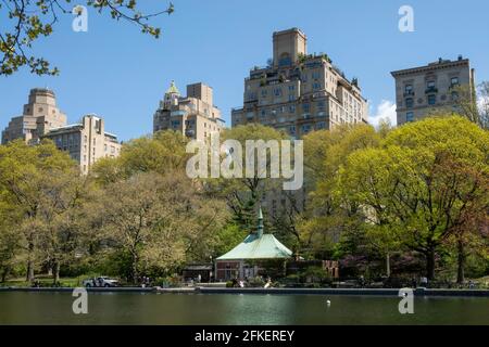 The Kerbs Memorial Boathouse, Conservatory Water, Springtime, Central Park, NYC Stock Photo