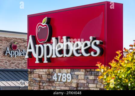 Applebee's restaurant on Atlanta Highway in Loganville, Georgia. (USA) Stock Photo