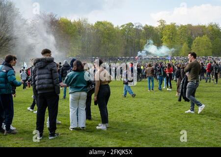 Belgium, Germany, May 1, 2021. People during Boum 2 event in Brussels, Belgium on May 1, 2021. The Collectif Abime called for a second edition of La Boum, an illegal gathering to protest against the Covid19 mesures and happening in Le Bois de la Cambre in Brussels. Photo by Julie Sebadelha/ABACAPRESS.COM