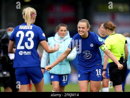 Bayern Frauen pondering Pernille Harder and Magdalena Eriksson