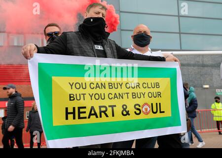 Manchester United fans protest outside Old Trafford Stock Photo