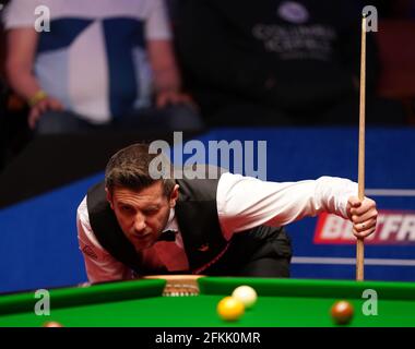England's Mark Selby during day 16 of the Betfred World Snooker Championships 2021 at The Crucible, Sheffield. Picture date: Sunday May 2, 2021. Stock Photo