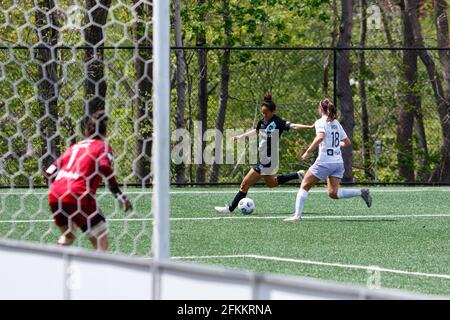 Domi Richardson (17 Gotham FC) in action during the National