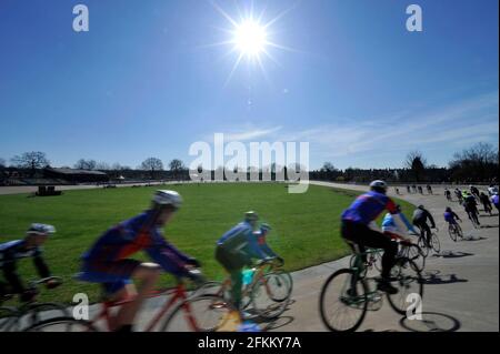 FEATURE ON HERNE HILL VELODROME THE 1948 OLYMPIC VENUE.  PICTURE DAVID ASHDOWN Stock Photo