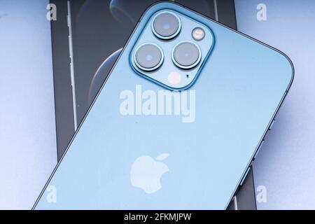 iPhone 12 Pro Max Pacific Blue Stock Photo - Alamy