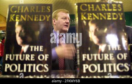 Liberal Democrat conference Bournemouth Sept 2000 Charles Kennedy signing copies of his book at the lib Dem conference at Bournemouth. 18.9.00   Pic:JOHN VOOS Stock Photo