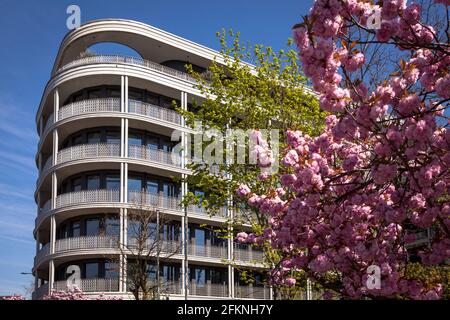 the office building K8 on the street Kaltenbornweg in the district Deutz, design by Format Architektur, Cologne, Germany.  das Buerogebaeude K8 am Kal Stock Photo