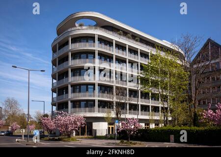 the office building K8 on the street Kaltenbornweg in the district Deutz, design by Format Architektur, Cologne, Germany.  das Buerogebaeude K8 am Kal Stock Photo