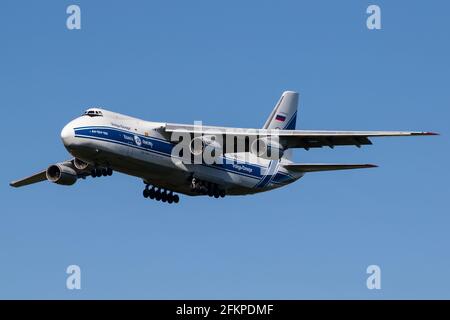 An Antonov An-124 of Volga-Dnepr Airlines arriving in Pittsburgh from Toronto! Stock Photo