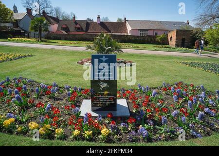 Parachute Regiment UK, view of a granite block honouring the Parachute Regiment sited in the Castle Park gardens, Colchester, Essex, England, UK Stock Photo