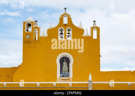 Colonial monastery Convento de San Antonio de Padua in Izamal, Yucatan, Mexico Stock Photo