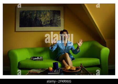 Australian Writer Kathy Lette .....photographed in London.pic David Sandison 18/10/2001 Stock Photo