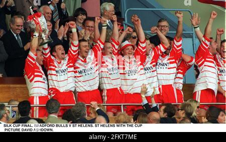 St Helens Rugby League Team Celebrate after winning the Silk Cut Challenge Final against Bradford Stock Photo