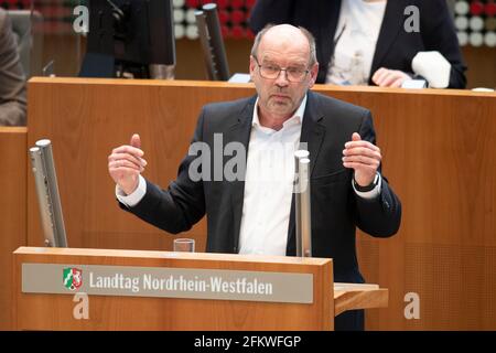 Duesseldorf, Deutschland. 30th Apr, 2021. Rainer SCHMELTZER, SPD parliamentary group, during his speech, 127th plenary session in the state parliament of North Rhine-Westphalia NRW, Duesseldorf on April 30th, 2021, | usage worldwide Credit: dpa/Alamy Live News Stock Photo