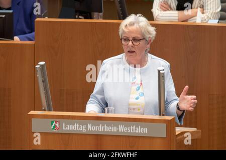 Duesseldorf, Deutschland. 30th Apr, 2021. Angela LUECK, Luck, SPD parliamentary group, speaking at the 127th plenary session in the state parliament of North Rhine-Westphalia NRW, Duesseldorf on April 30th, 2021, | usage worldwide Credit: dpa/Alamy Live News Stock Photo