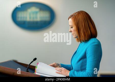 First lady Jill Biden pauses with Defense Secretary Lloyd Austin and ...