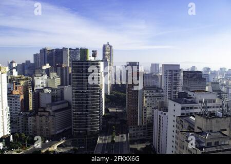 Sao Paulo, Sao Paulo, Brasil. 4th May, 2021. (INT) Weather in Sao Paulo: May 4, 2021, Sao Paulo, Brazil: Autumn with sunny day and mild temperature in downtown Sao Paulo, this Tuesday morning (4).Credit: Leco Viana/TheNews2 Credit: Leco Viana/TheNEWS2/ZUMA Wire/Alamy Live News Stock Photo