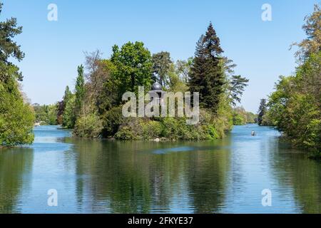 People boating near Kiosk of the Emperor in the Bois de Boulogne - Paris, France Stock Photo