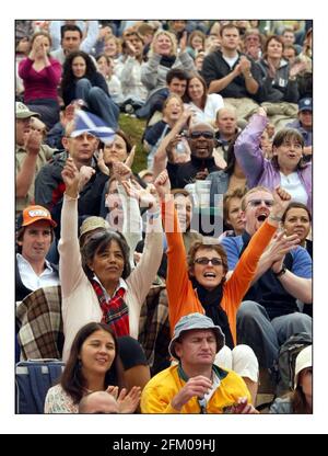 Support for Andrew Murray on Murray Mount (Henman Hill) Murray was playing against David Nalbandian.pic David Sandison 25/6/2005 Stock Photo