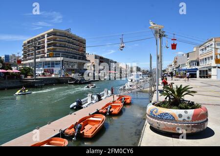 Phare de la Méditerranée between two hotels in Palavas les Flots, near  Carnon Plage, Montpellier, Occitanie, South of France Stock Photo - Alamy