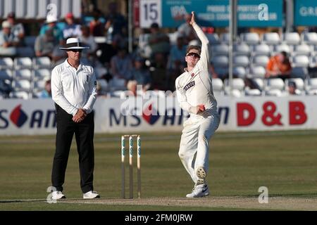 Dom Bess in bowling action for Somerset during Essex CCC vs Somerset CCC, Specsavers County Championship Division 1 Cricket at The Cloudfm County Grou Stock Photo