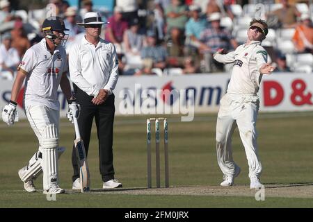 Dom Bess in bowling action for Somerset during Essex CCC vs Somerset CCC, Specsavers County Championship Division 1 Cricket at The Cloudfm County Grou Stock Photo