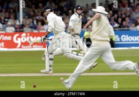 3rd TEST 3rd day ENGLAND V NEW ZEALAND AT TRENT BRIDGE 12/6/2004  PICTURE DAVID ASHDOWNTest Cricket Stock Photo