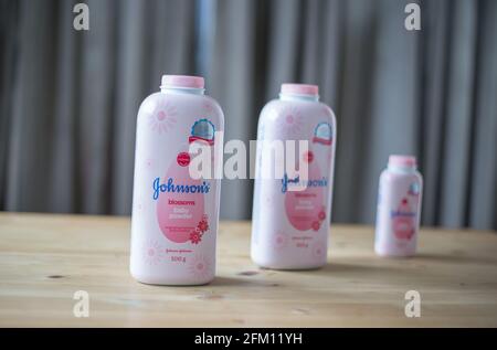 Johnsons baby products hi-res stock photography and images - Page 2 - Alamy