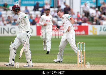 Peter Siddle of Essex celebrates taking the wicket of George Bartlett during Essex CCC vs Somerset CCC, Specsavers County Championship Division 1 Cric Stock Photo