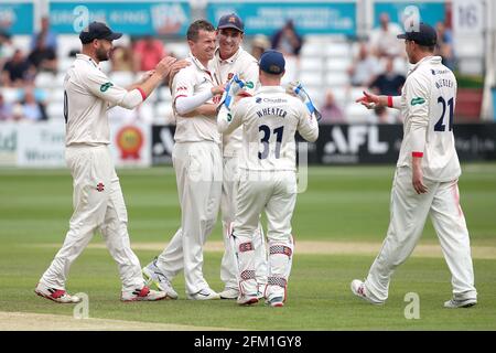 Peter Siddle of Essex celebrates taking the wicket of George Bartlett during Essex CCC vs Somerset CCC, Specsavers County Championship Division 1 Cric Stock Photo