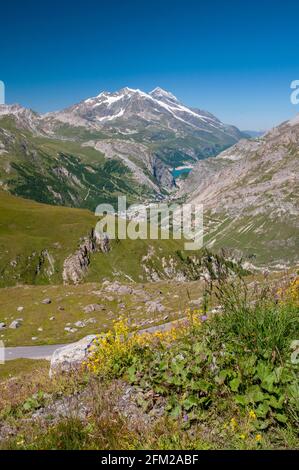 Val d’Isere resort and the Aiguilles de la Sassiere, Haute-Tarentaise valley, Vanoise massif, Savoie (73), Auvergne-Rhone-Alpes region, France Stock Photo