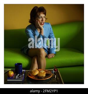 Australian Writer Kathy Lette .....photographed in London.pic David Sandison 18/10/2001 Stock Photo