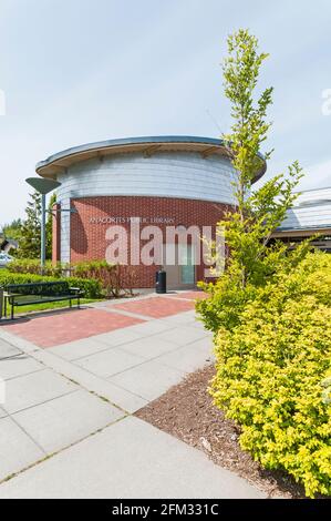 The Anacortes Public Library exterior showing the rotunda in Anacortes, Washington.  Shows unusual funnel-shaped downspout. Stock Photo